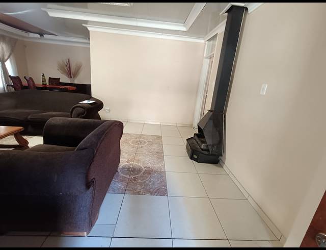 3 BEDROOM HOUSE FOR SALE IN SASOLBURG EXT 1